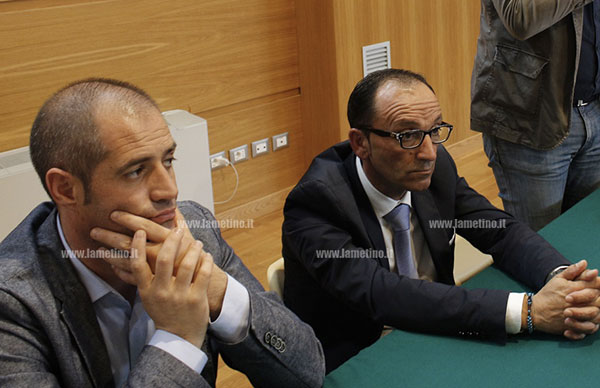 Lamezia, consiglieri Mastroianni e Cutrì: "Zaffina giustifica la sua permanenza in aula con la nostra"