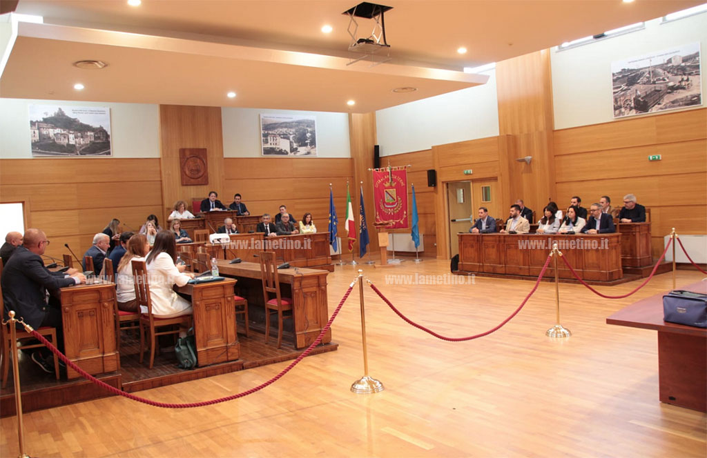 Lamezia, muore padre di un consigliere: rinviata seduta dell'assemblea comunale