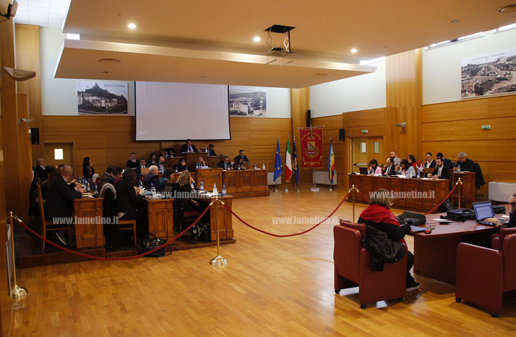 Lamezia, Amministrazione comunale dopo tensioni in Consiglio: "Reale (Pd) ha offeso le istituzioni, solidarietà a Nicotera e Cittadino" - Reazioni