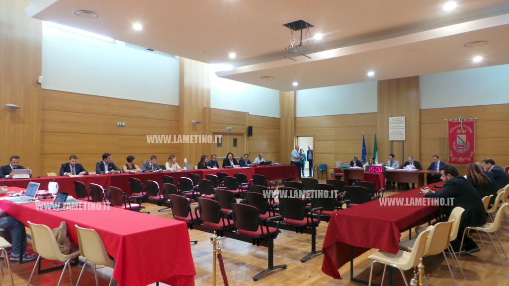 Lamezia, consiglio comunale: modifiche al piano opere pubbliche, disservizi acqua e debiti Multiservizi
