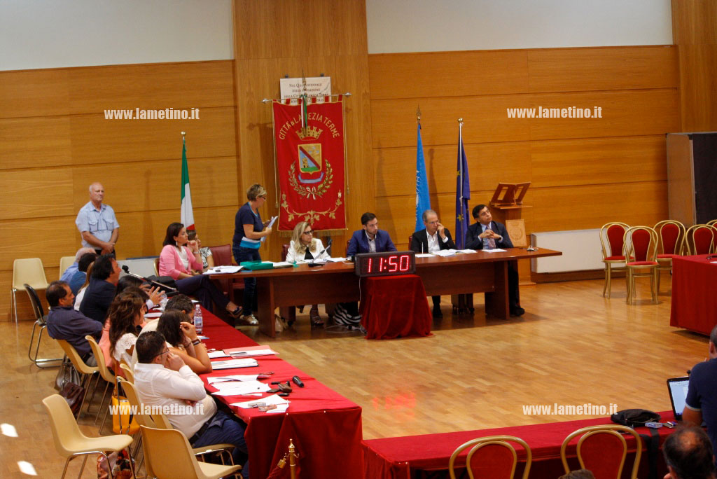 Lamezia: consiglio comunale, approvato in 30 anni ripiano disavanzo, Udc si astiene