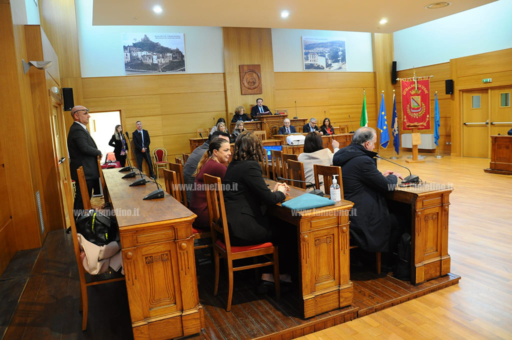 Lamezia, rinviato a domani il Consiglio comunale per mancanza di numero legale