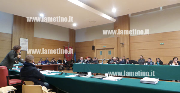 Lamezia: Con 15 voti favorevoli, 14 contrari e 2 assenti, passa Bilancio 2013