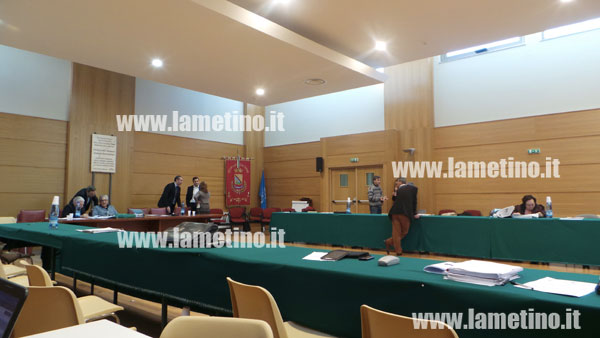 Lamezia: Psc, consiglieri comunali fanno mancare numero legale dopo riunione.Rinvio al 28 novembre