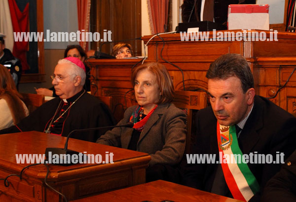 consiglio-comunale-lamezia-27-marzo-2014-con-lanzetta-e-vescovo-cantafora.jpg