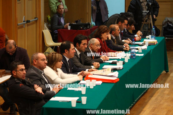 Lamezia: Tutti i nomi di favorevoli e contrari a Bilancio in consiglio comunale