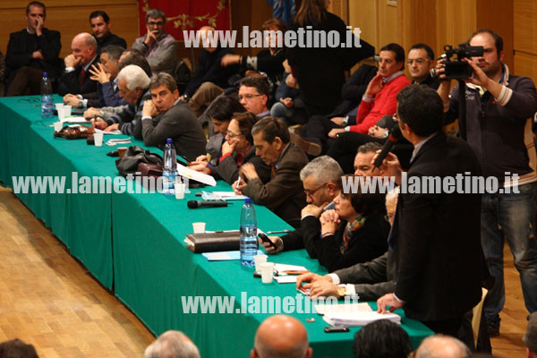 consiglio-comunale-maggioranza-lamezia-dic-2013.jpg