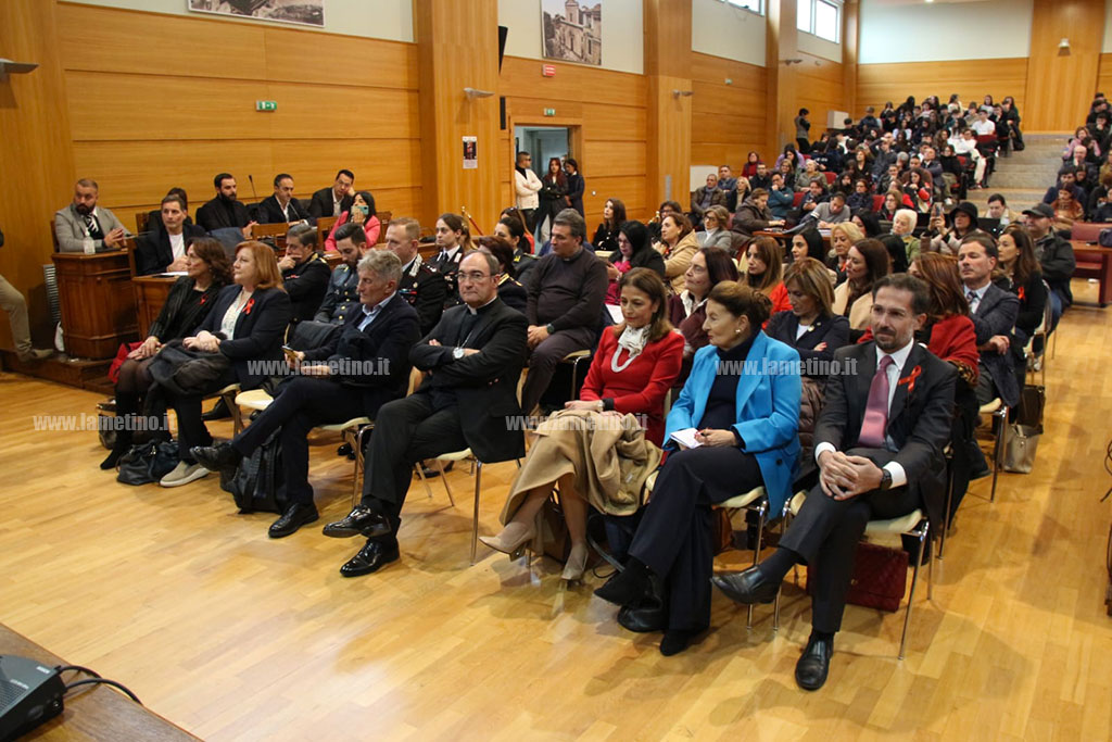 consiglio-comunale-violenza-lamezia-826a-4ee4-a0bf-6a2c937fbcf8_ccb22.jpg