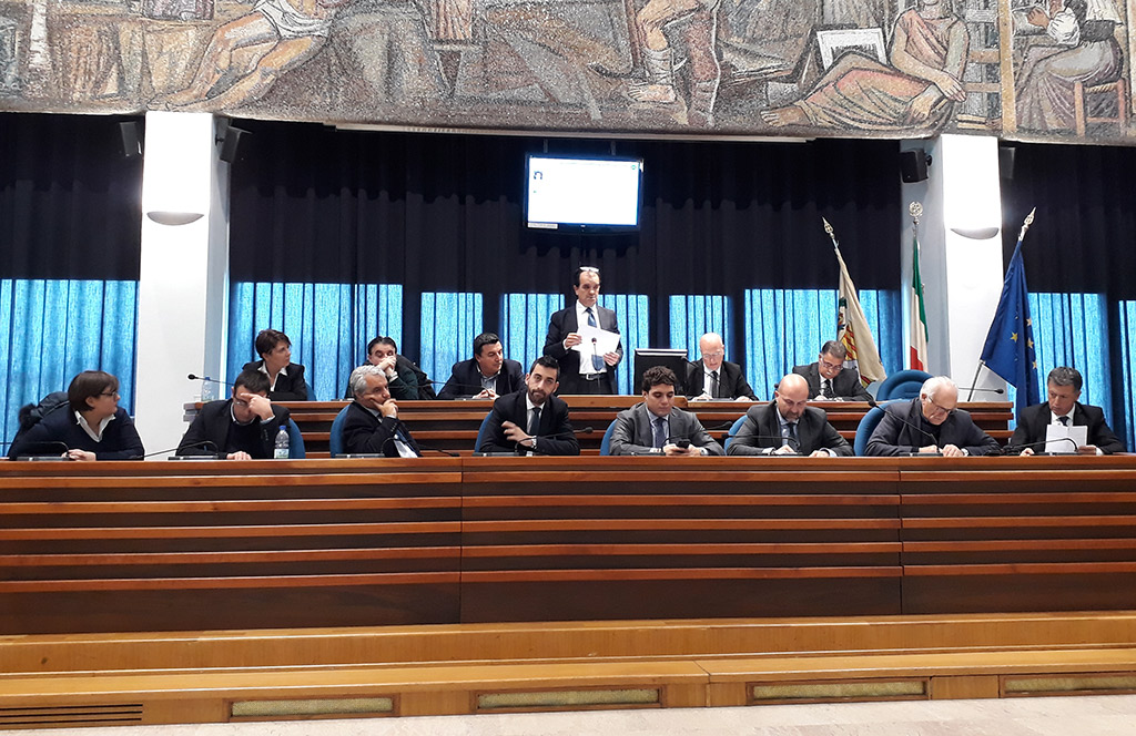 Provincia approva piano dimensionamento scolastico, le decisioni per gli istituti lametini