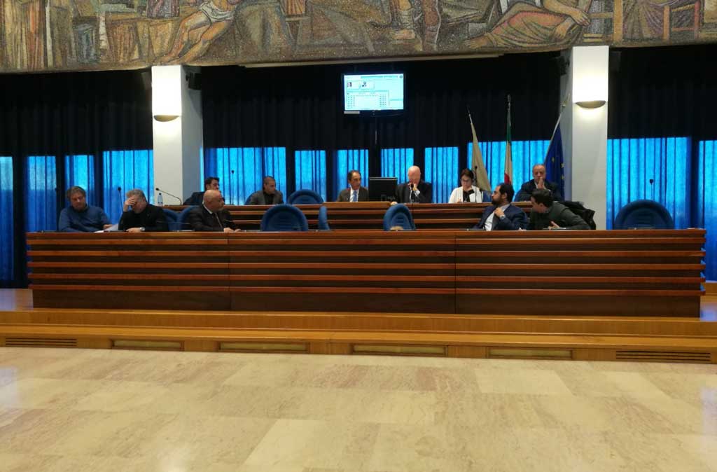 Linee programmatiche Provincia, maggioranza a difesa di Abramo: “Su Lamezia parleranno i fatti”