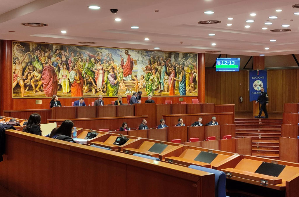 In Consiglio regionale Calabria un minuto di riflessione sulla violenza