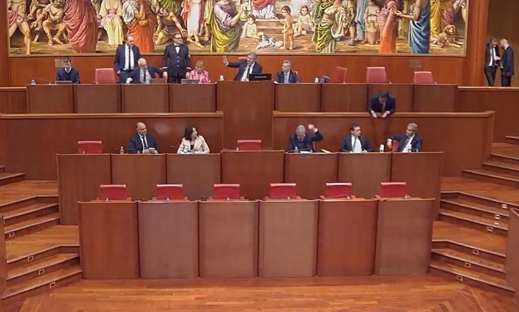 Autonomia differenziata, Consiglio regionale approva a maggioranza documento: "Vigilare su effetti nei territori"