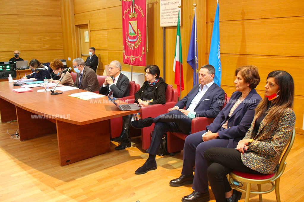 consiglio2_4b378.jpg
