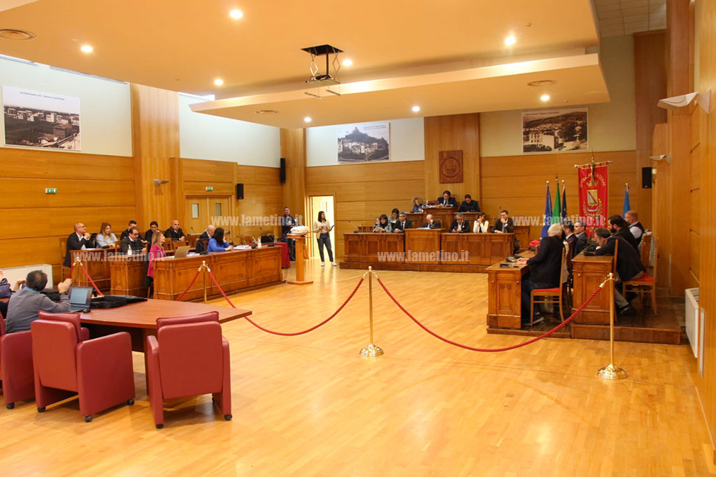 Lamezia, Consiglio approva bilancio consolidato: più volte in bilico il numero legale