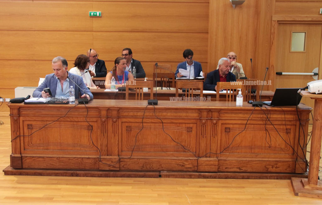 Consiglieri comunali di Lamezia Costantino, Gatto e Zaffina: "Nostro voto in aula frutto di autonoma valutazione"