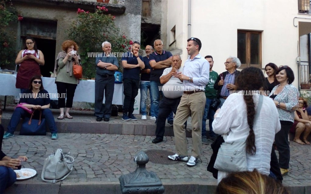 “Un pomeriggio felice a Conflenti”: in visita scrittori e studiosi, anche console per stampa e la cultura Shawn Baxter