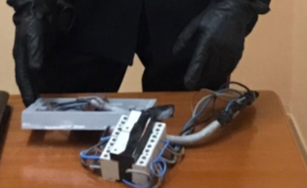 Bar allacciato illegalmente alla rete elettrica nel crotonese, arrestato 29enne