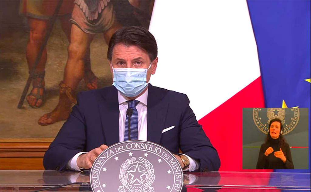 Arriva la stretta sul Natale, Conte annuncia lockdown dalla vigilia alla Befana tranne i feriali: ecco tutte le regole