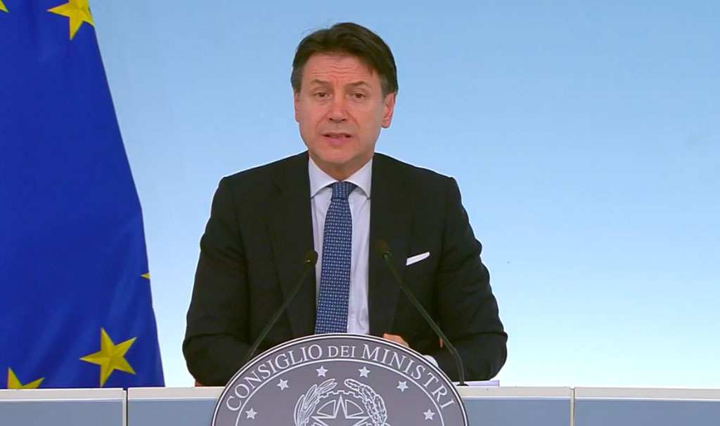 Coronavirus, Conte firma nuovo decreto: stop a spettacoli, pub e discoteche in tutta Italia