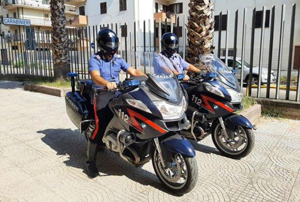 Assembrati e senza mascherina davanti pizzeria, stop attività a Corigliano Rossano