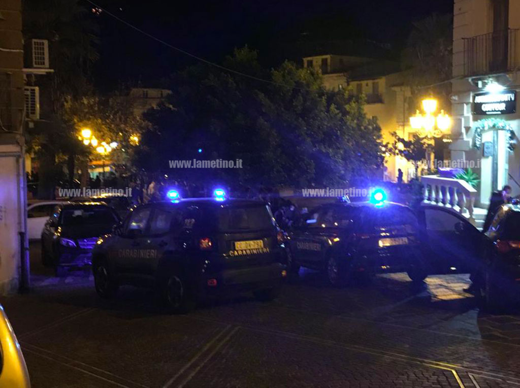 Lamezia, controlli anti assembramenti dei Carabinieri nella zona della movida