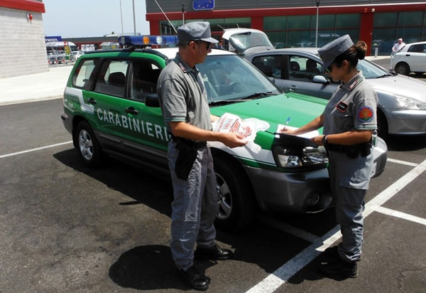 Shopper illegali: controlli carabinieri Crotone, sequestrati 6mila kg di sacchetti