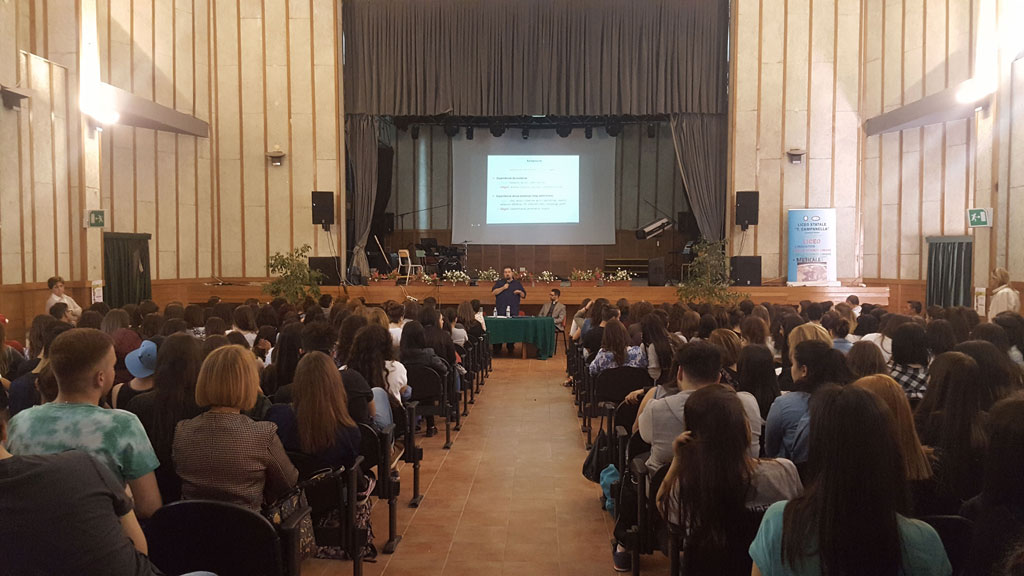 Lamezia: dipendenze da droga, alcool e gioco in un convegno al liceo Campanella