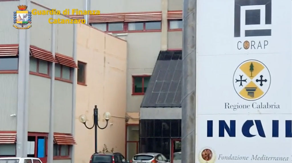 Stipendi maggiorati, indagati 3 dirigenti ed ex commissario Corap: sequestrati beni per 169mila euro - VIDEO