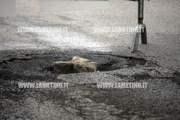 cornicione-ponte-ferrovia-via-miceli-lamezia.-3.jpg