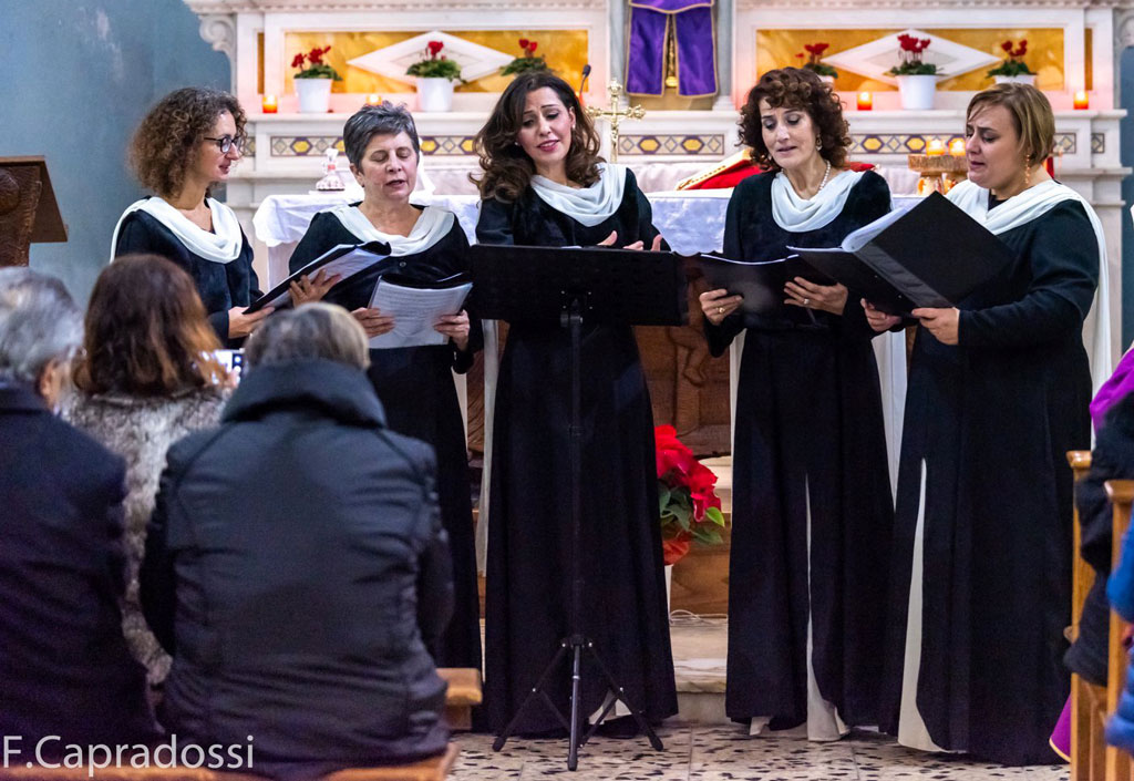 Lamezia, le figure femminili dell’Avvento cantate dal coro “Ancillae Domini” nella chiesa di Santa Lucia