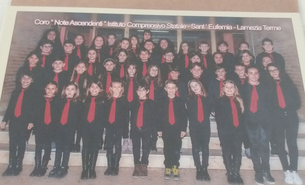 Lamezia, il coro "Note Ascendenti" dell'IC Sant'Eufemia in concerto