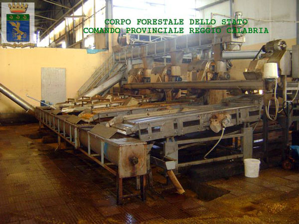 Rimuove sigilli azienda nel reggino, obbligo presentazione a polizia giudiziaria per amministratore