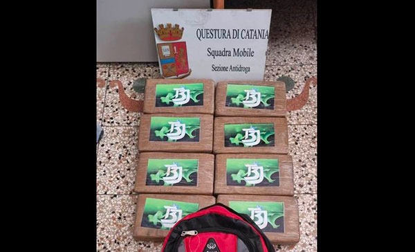 In auto con 8 chili di cocaina, arrestato 64enne calabrese a Catania