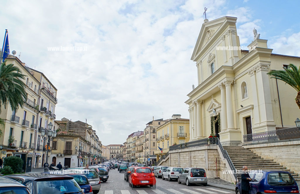 Lamezia, per le feste e i fine settimana traffico chiuso in diverse vie del centro: ecco le limitazioni al transito