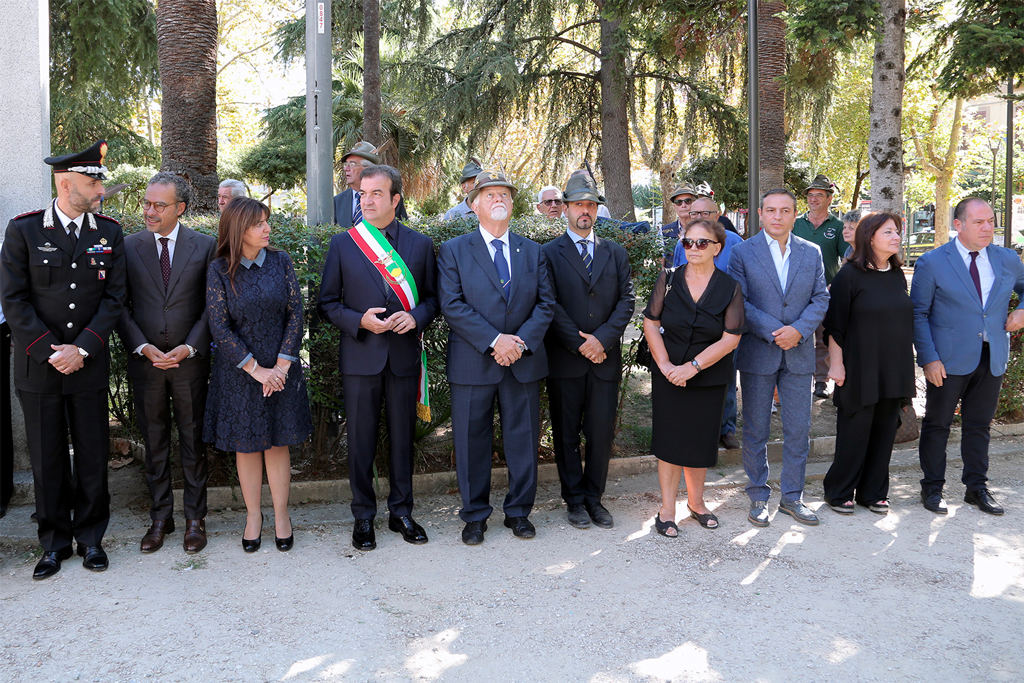 cosenza-alpini-alza-bandiera-foto-1.jpg