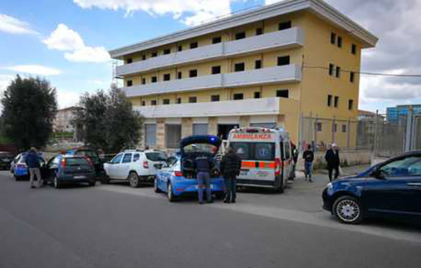 Costruttore trovato morto in strada a Vibo Valentia, decesso dopo aggressione