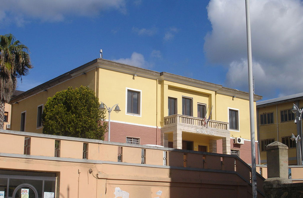Sindaco Cotronei, atto vigliacco intimidazione a dirigente comune