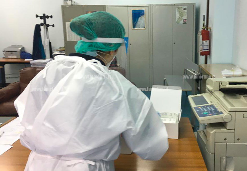 covid-dottoressa-a-lavoro.jpg