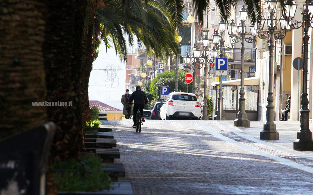 Covid, Italia oggi e domani in fascia "gialla rafforzata": nel weekend in zona arancione
