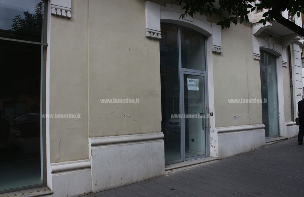 crisi-negozi-centro-2020.jpg