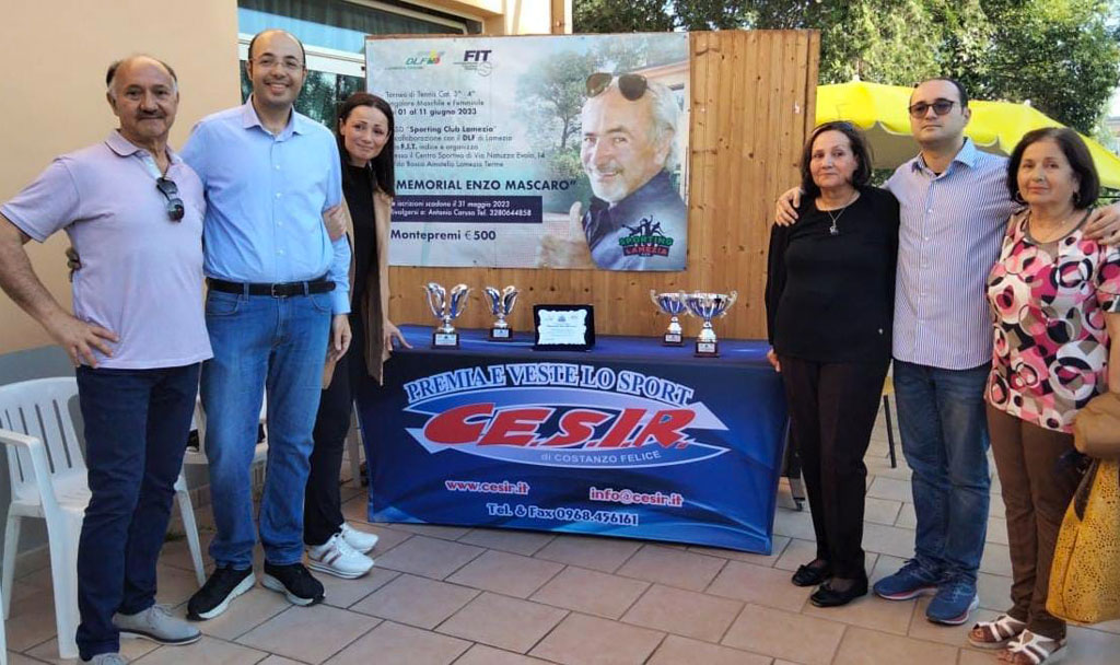 Lamezia, primo Memorial di tennis in ricordo di Enzo Mascaro: famiglia dona defibrillatore alla Croce Rossa