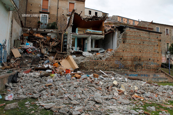 crollo-casa-3.jpg