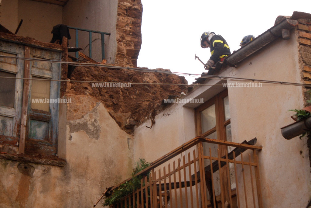 crollo-casa-9-gennaio-2016-12.jpg