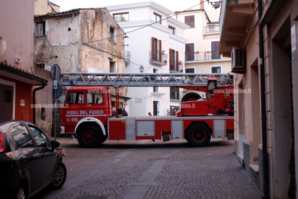 crollo-casa-9-gennaio-2016-4.jpg