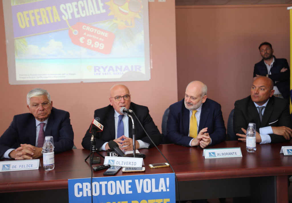 Aeroporto Crotone, dal primo giugno voli per Bergamo e Pisa
