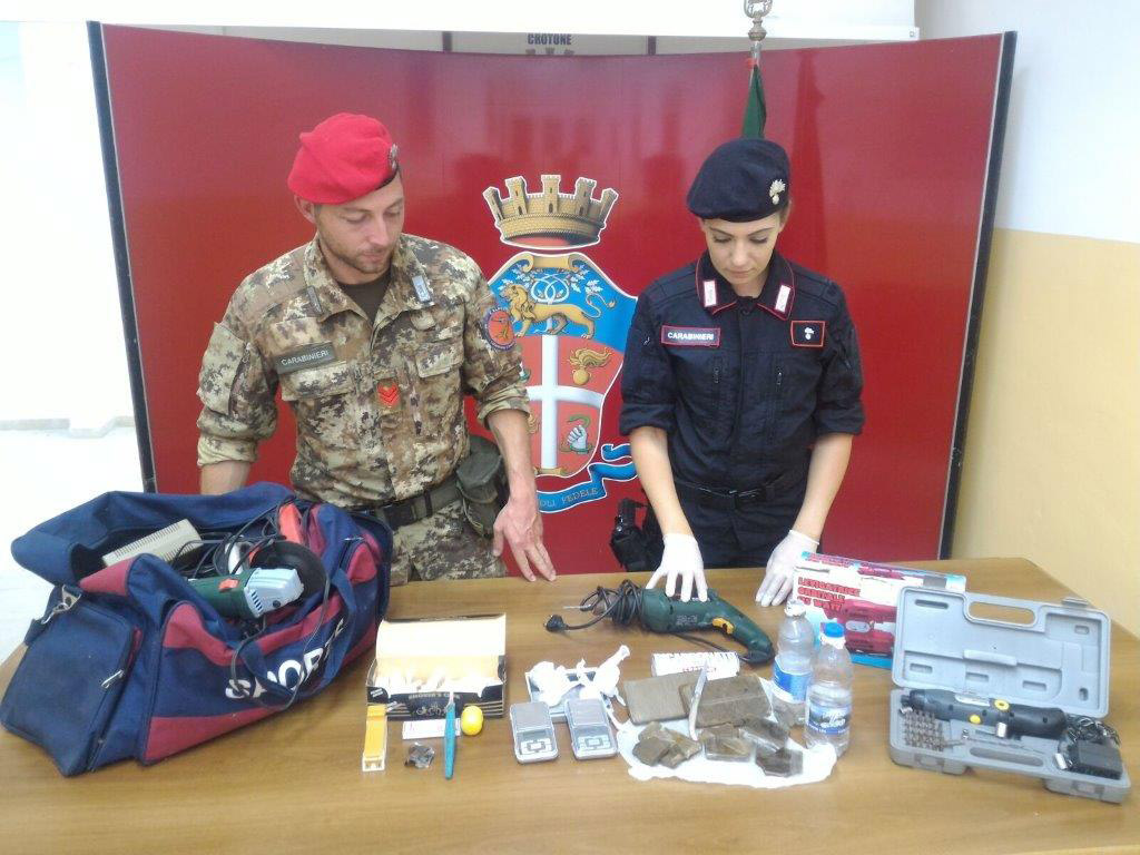 Controlli carabinieri a Crotone, arresti e sequestri 
