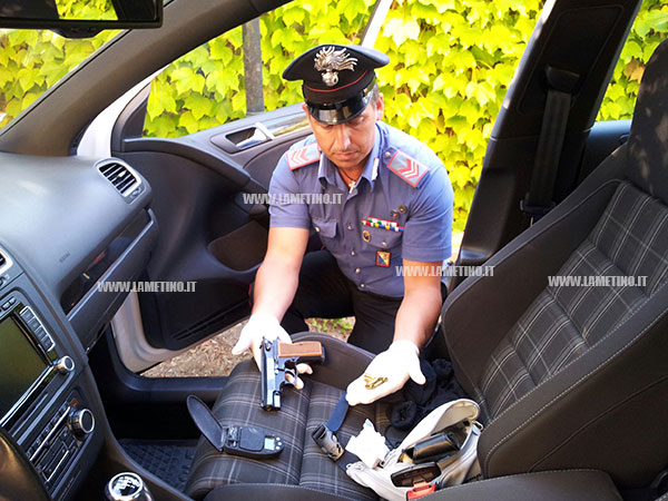 Calabria: Trovato in possesso di una pistola e droga, arrestato