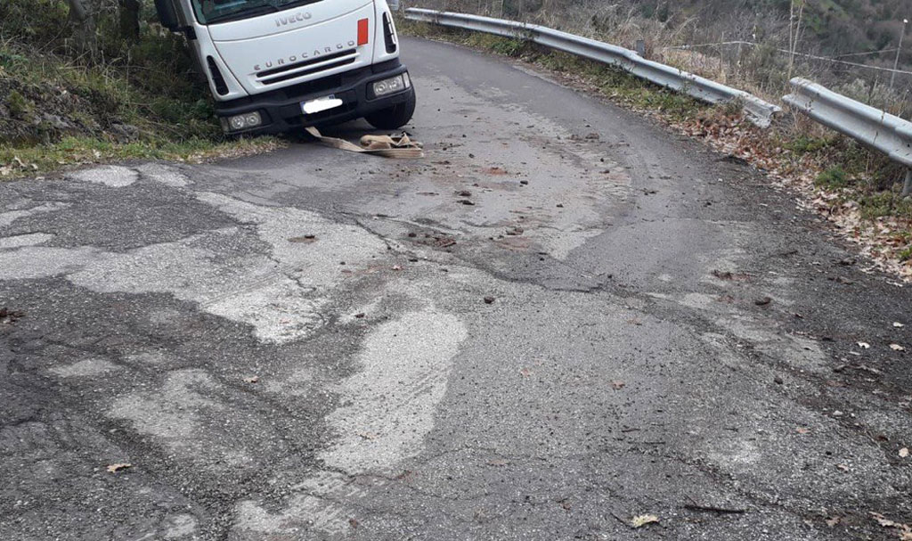 Lamezia, Gianturco sollecita Comune: "Frana a Crozzano provoca ennesimo incidente"