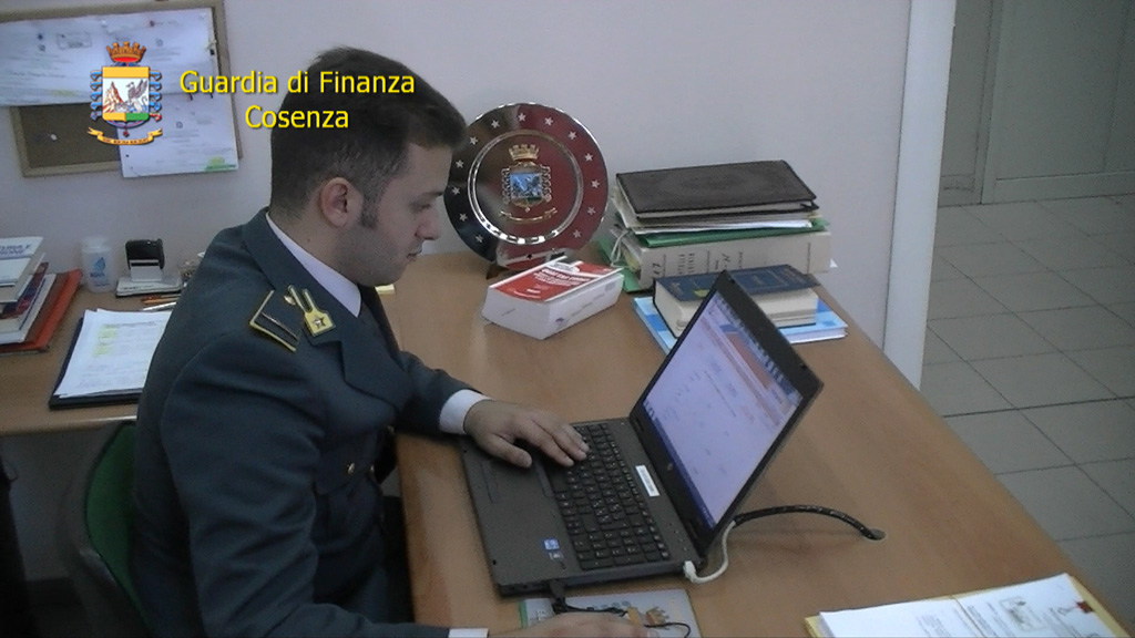Fatture false, oltre 600mila euro sequestrati nel Cosentino a 2 imprenditori nel campo dell’informatica