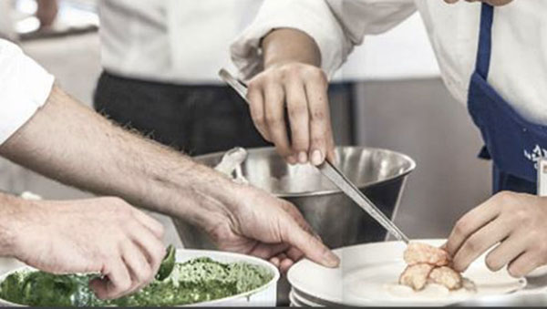 Mette lassativo nell’acqua dello chef, denunciato aiuto cuoco del crotonese